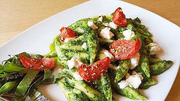 Schupfnudeln met pesto van wilde knoflook