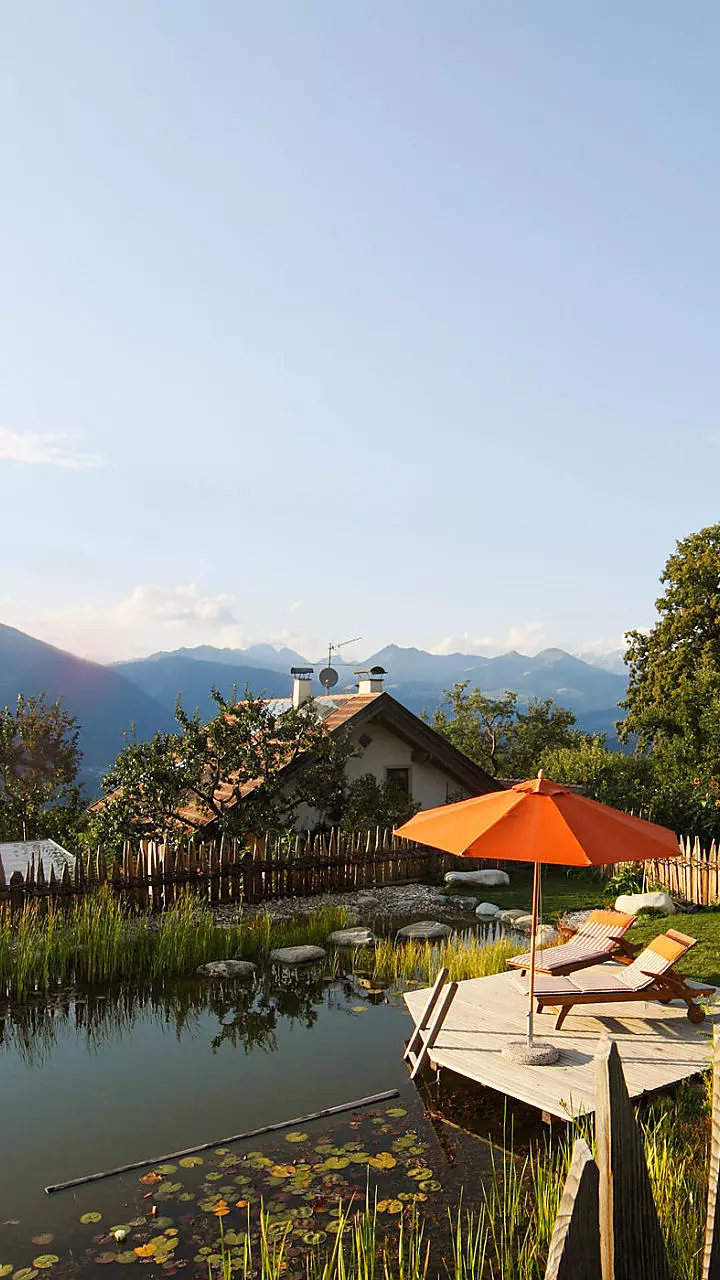 Zwemplezier op de boerderij in Zuid-Tirol