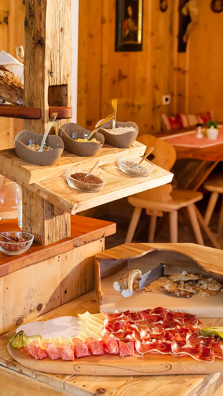Vakantie op de boerderij in Zuid-Tirol: Roter Hahn presenteert meer dan 1600 vakantieboerderijen - aanbiedingen met vakantiehuisjes of kamers voor je vakantie in Zuid-Tirol