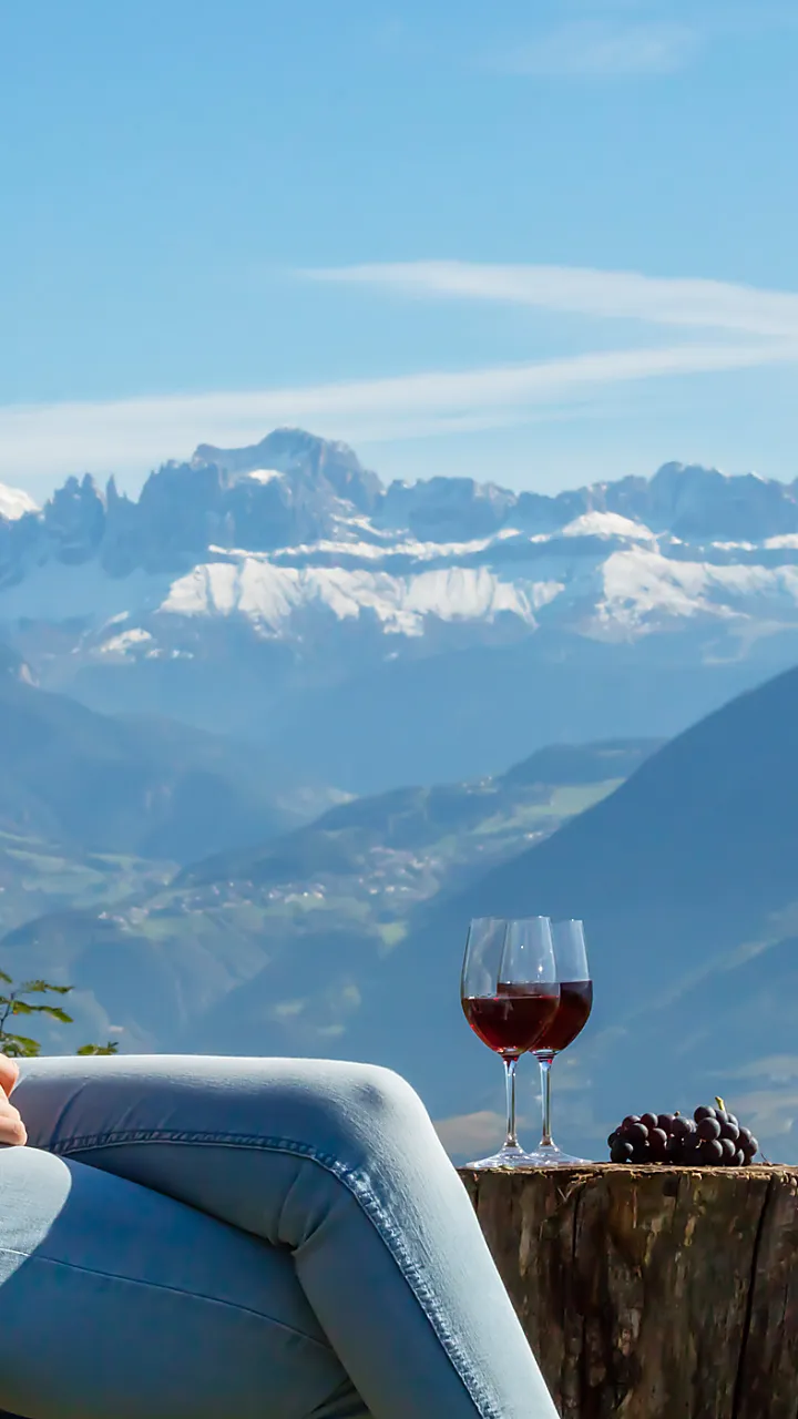 Vakantie op de boerderij in Zuid-Tirol: Roter Hahn presenteert meer dan 1600 vakantieboerderijen - aanbiedingen met vakantiehuisjes of kamers voor je vakantie in Zuid-Tirol