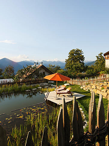 Zwemplezier op de boerderij in Zuid-Tirol