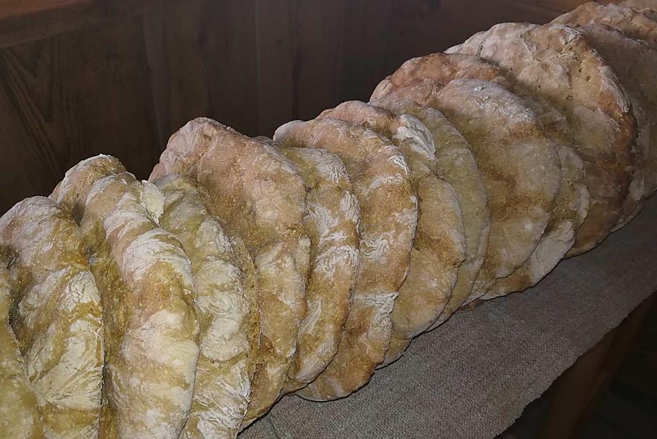 Ons boerenbrood uit de natuuroven. Een onvergelijkbaar genot