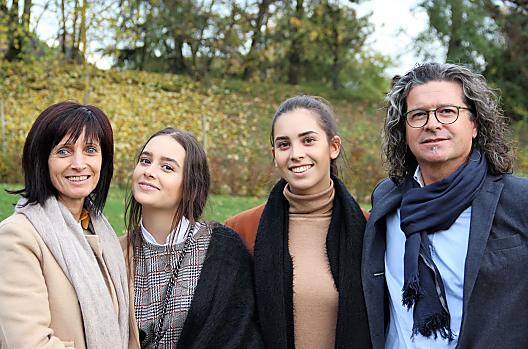 Kreutnerbinder Hof - Elenco Photo