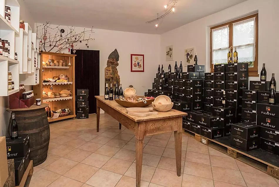 Boerderijwinkel met wijnverkoop