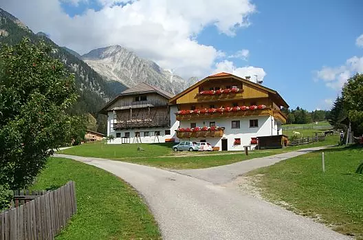 Vorderpasslerhof - Elenco Photo