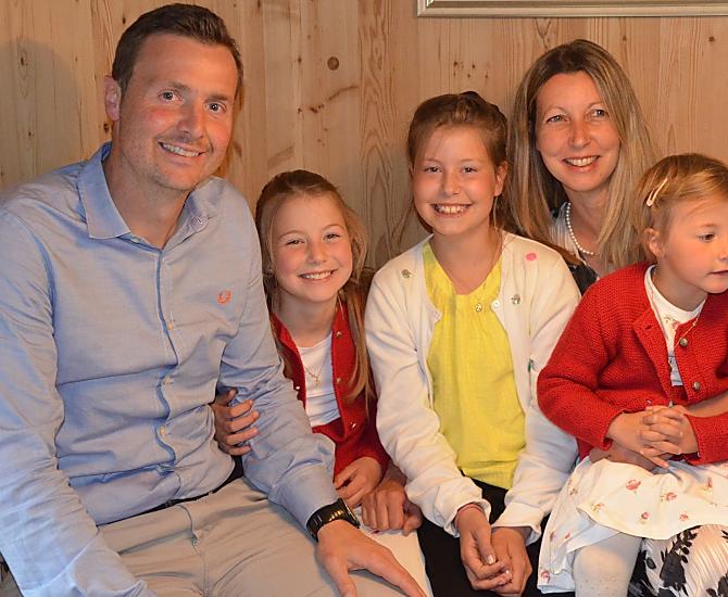 Arnold en Ursula met de kinderen Emma, Linda, Greta