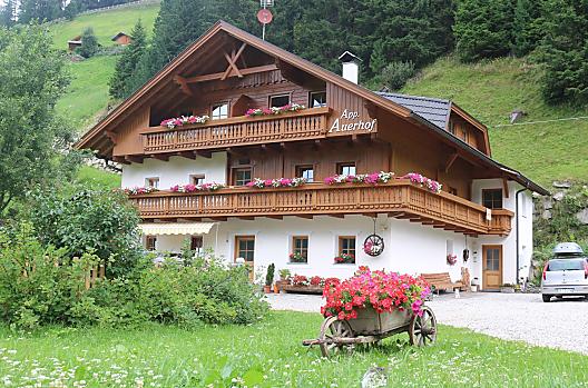Auerhof - Elenco Photo