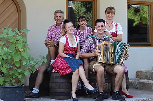 Stefan en Claudia Pichler met Lisa, Thomas en Lena