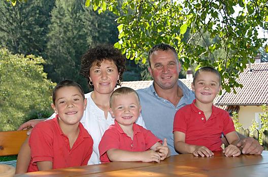 Claudia, Josef en de kinderen Martin, Roland en Günther 
