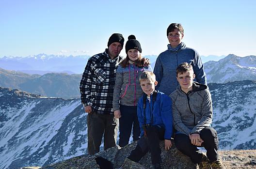 Christian, Vera, Silvia, Felix en Patrick bij de Drei Seen (2488m) in november 2020.