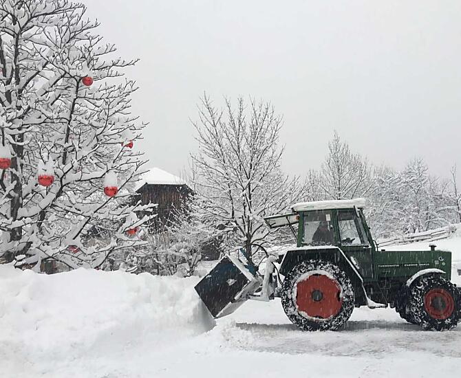 Sneeuwruimen met de tractor