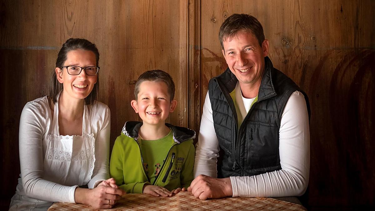 Boerin Elisabeth, zoon Andreas en boer Markus