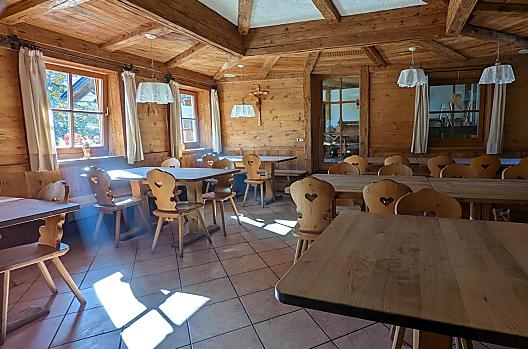 Obložená restaurace v Obermoserhof.