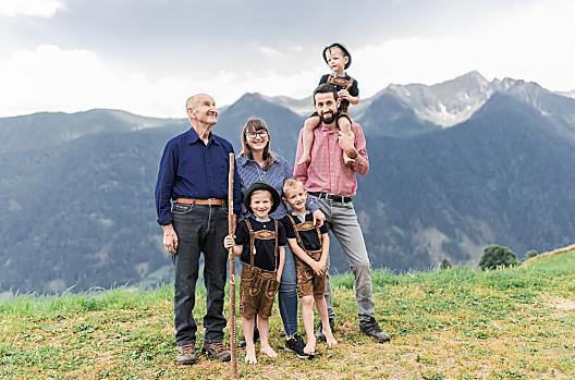 Oberhaus - Elenco Photo