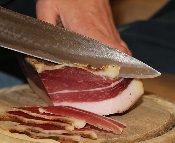 Huisgemaakte spek van eigen boerderij