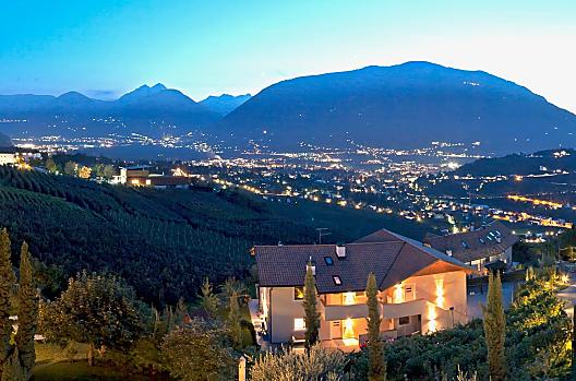  Avondzicht op Meran