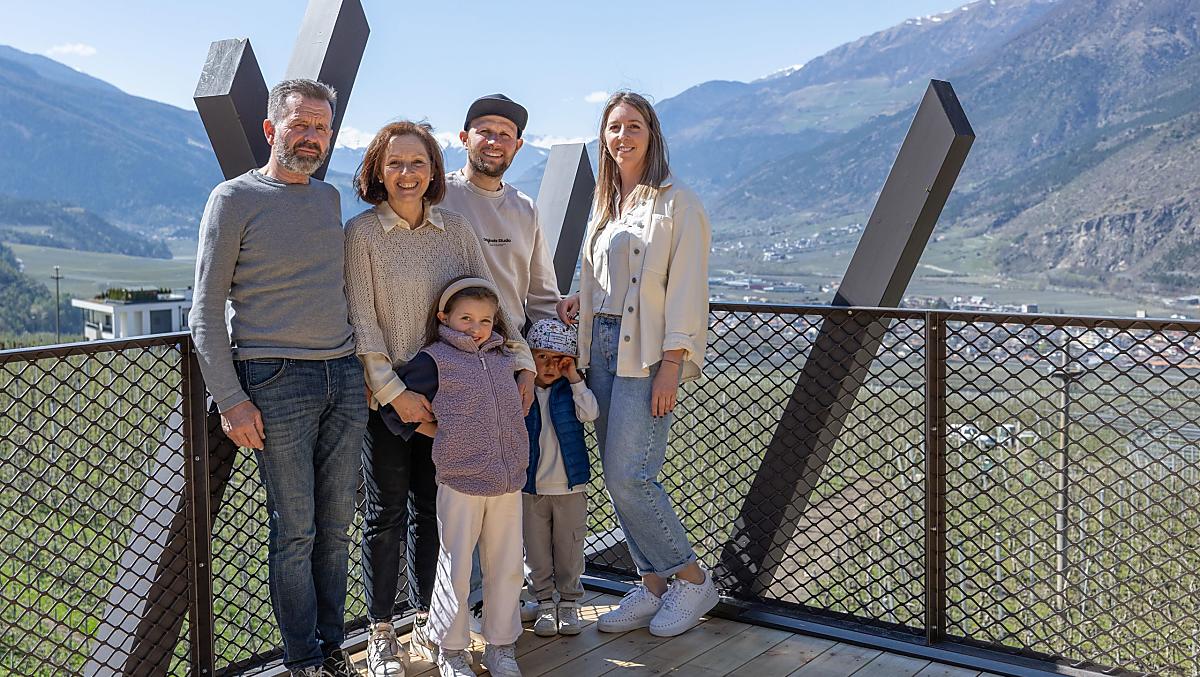 Dit zijn wij: opa Sepp, oma Karin, Michael, Elisabeth, Mia en Lenny