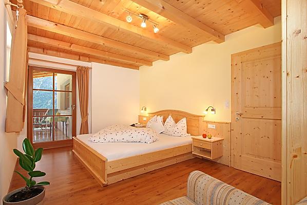 Doppelbettschlafzimmer mit Süd-West-Balkon, Safe und Schlafsofa für dritte Person