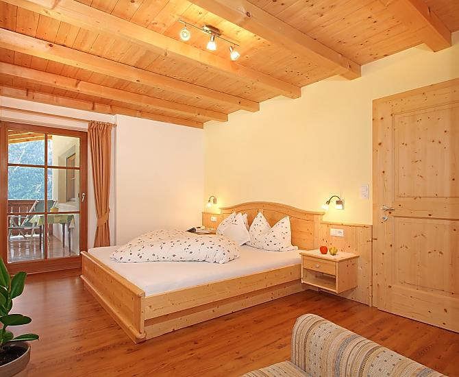 Doppelbettschlafzimmer mit Süd-West-Balkon, Safe und Schlafsofa für dritte Person