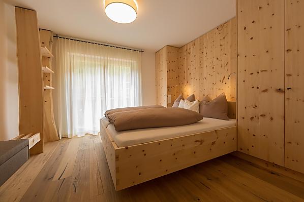Schlafzimmer aus Zirbenholz