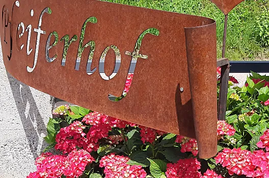 Pfeiferhof - Elenco Photo