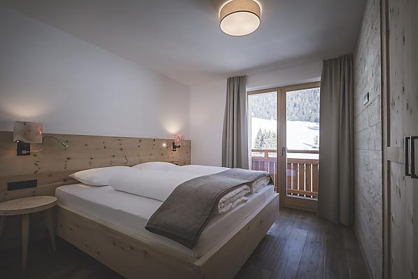Doppelbettschlafzimmer mit Balkon