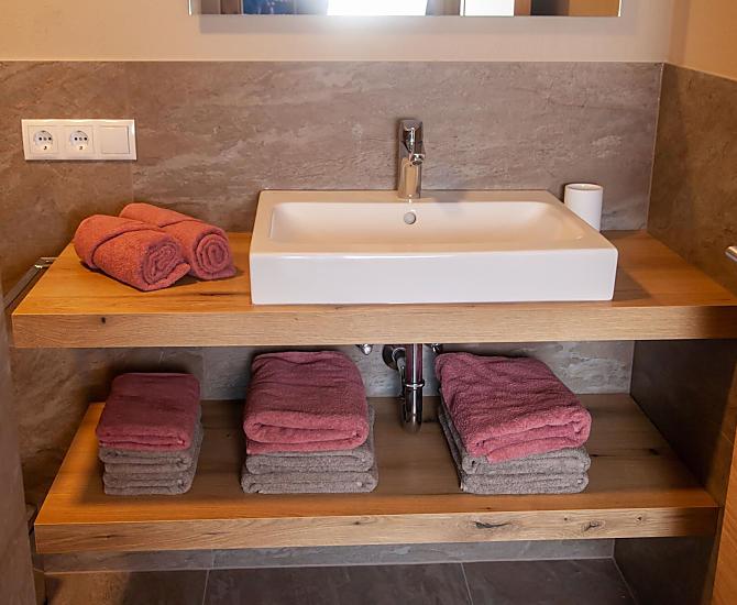 Zweites vollausgestattetes Badezimmer