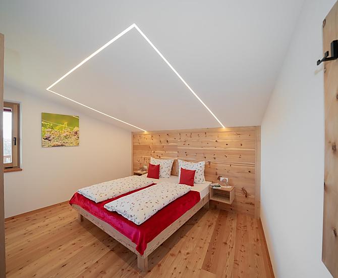 Schlafzimmer aus Zirmholz