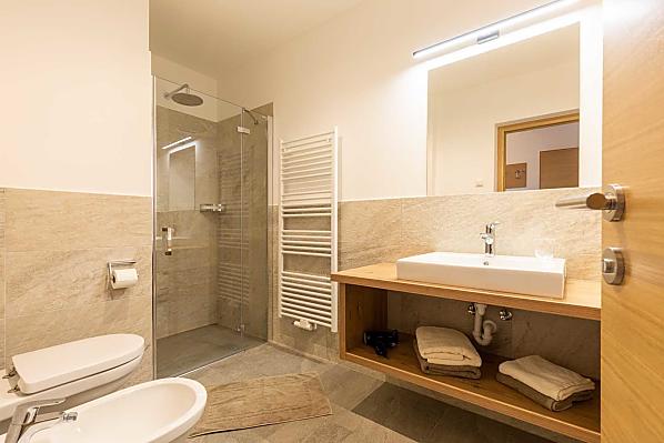 Das moderne Badezimmer.