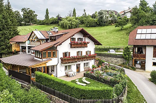 Gezellige boerderij met comfortabele vakantieappartementen, huisgemaakte producten, dieren en een prachtig natuurlijk landschap.