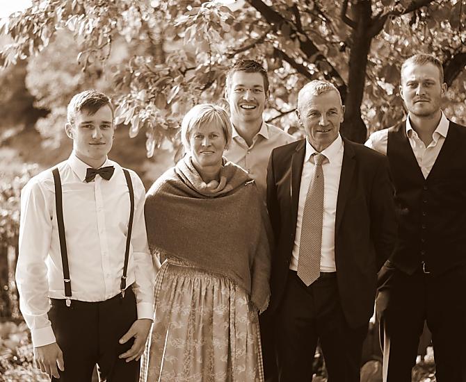 De bergboerenfamilie Fink leeft en werkt met veel plezier op de Wolfhof en Laerchhof