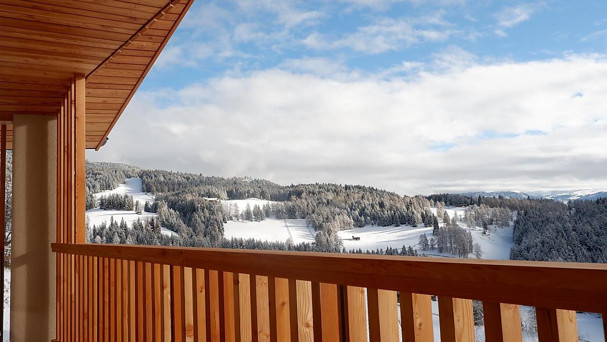 Balkon met uitzicht op het skigebied Rittnerhorn