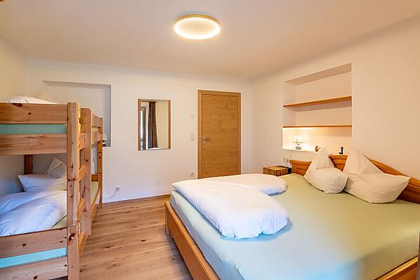 Schlafzimmer 2