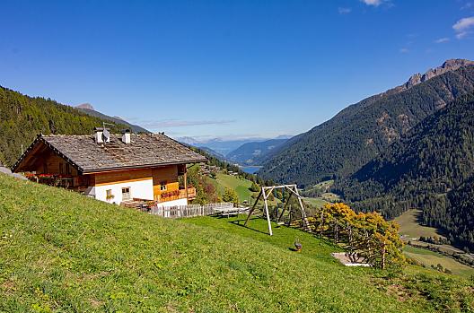 Ons huis te midden van weilanden en bossen