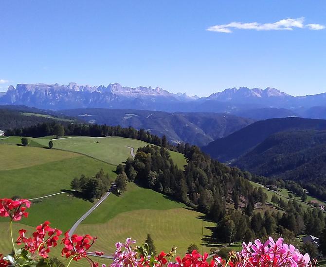  Am Balkon: Bergfrische einatmen